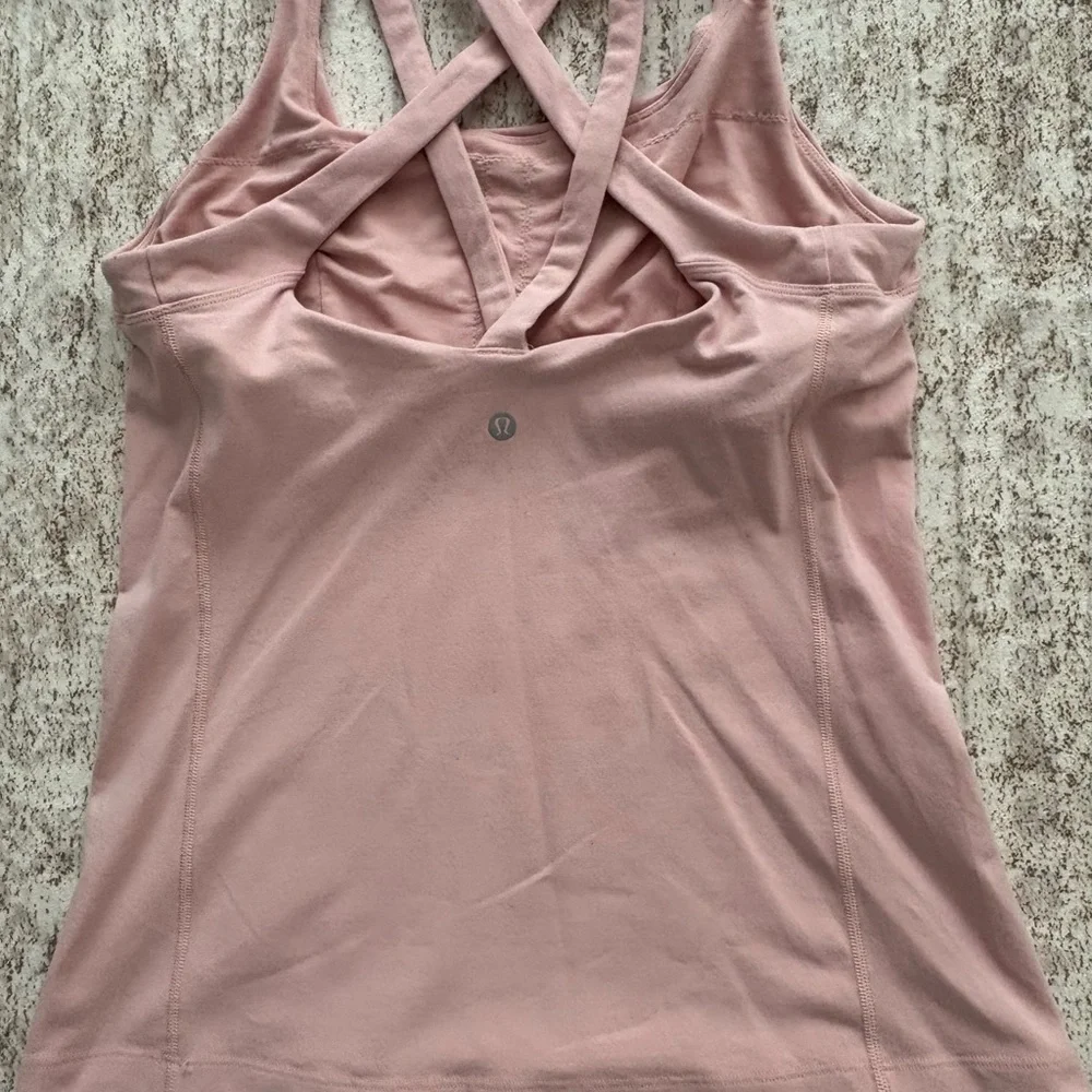 Bundle of 3 Lululemon & 2 Athleta workout tops - Picture 3 of 9